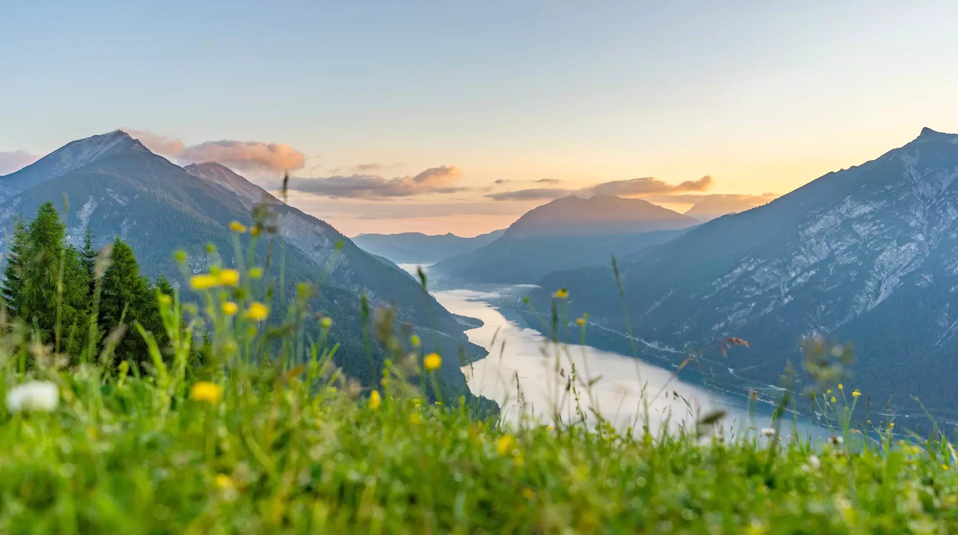 Achensee mit Bergpanorama